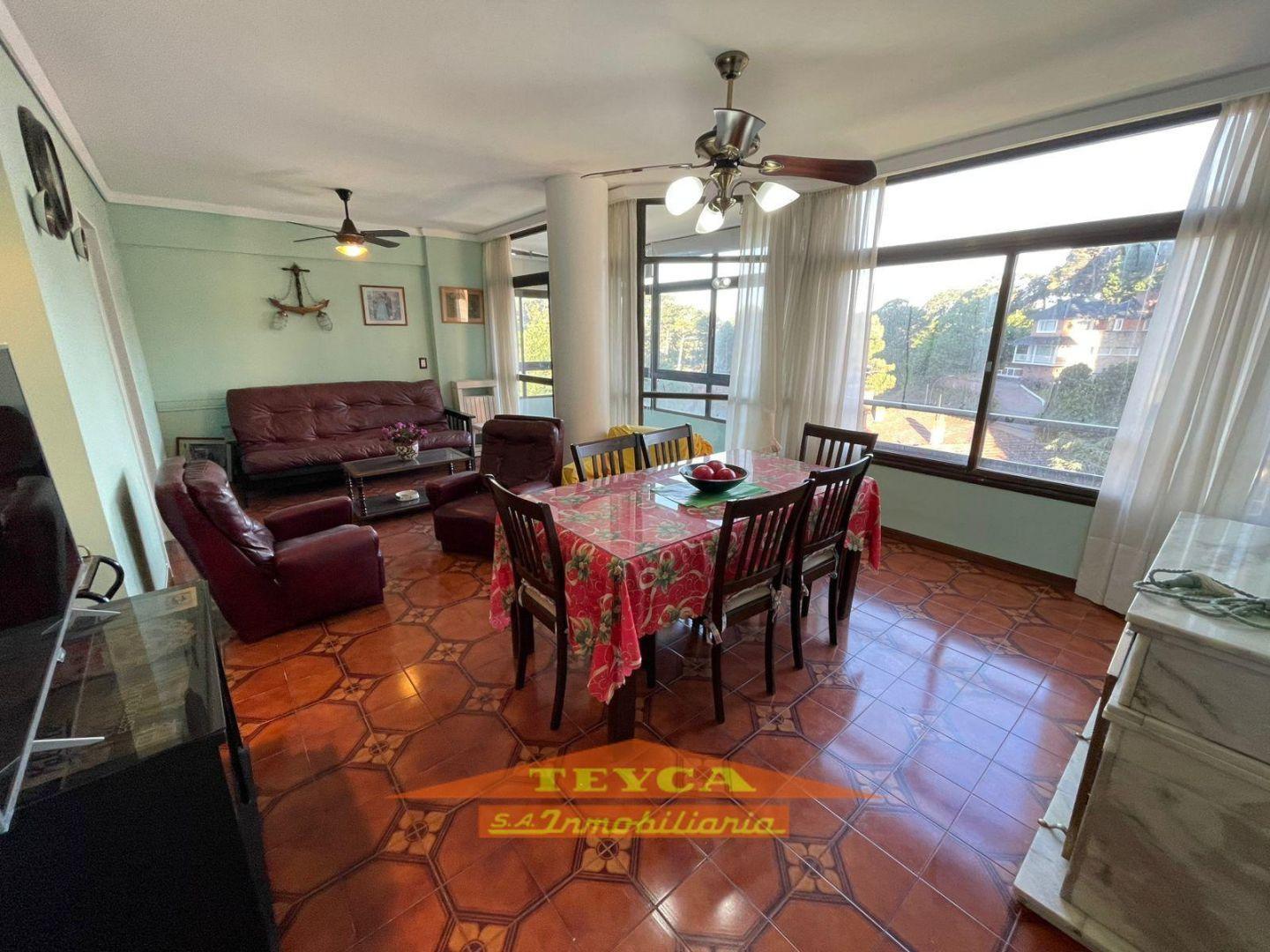Foto de VENTA - DEPTO DE 3 AMBIENTES C/ COCHERA - CENTRO PINAMAR, imagen 4