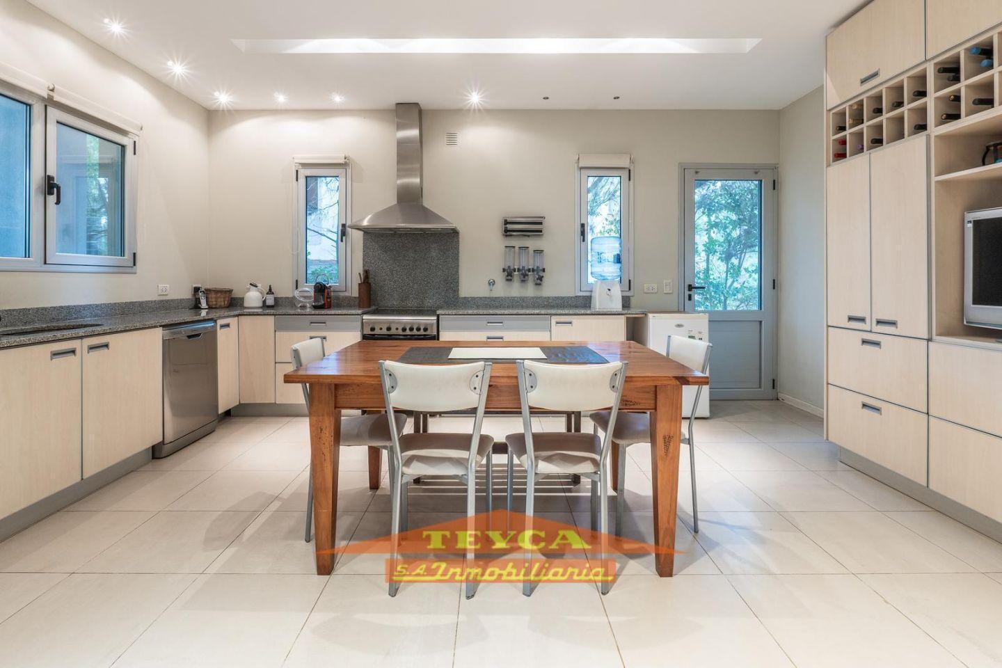 Foto de Venta , Exclusiva Casa de 4 ambientes c/ Dep. en Terrazas al Golf, imagen 1