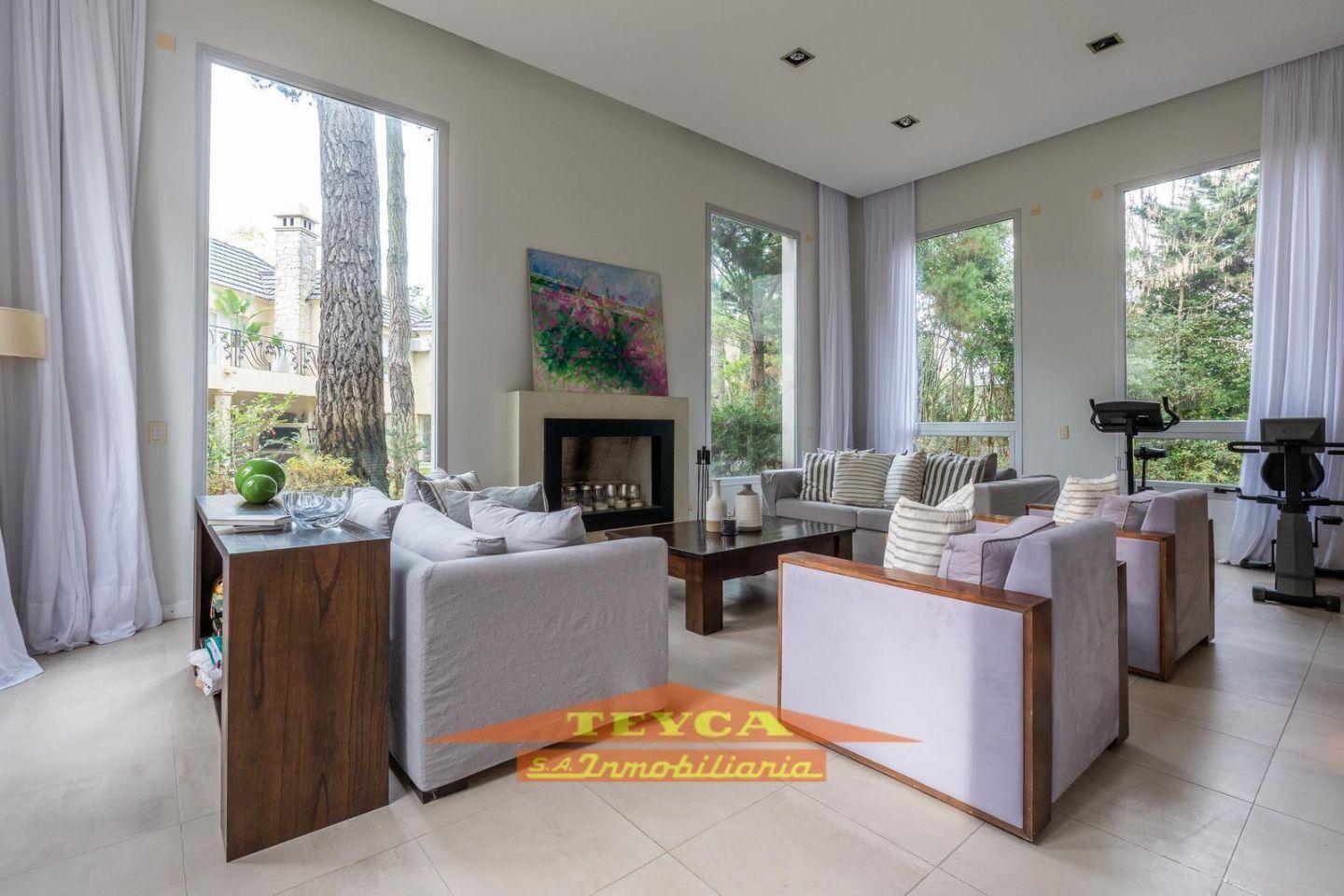 Foto de Venta , Exclusiva Casa de 4 ambientes c/ Dep. en Terrazas al Golf, imagen 2