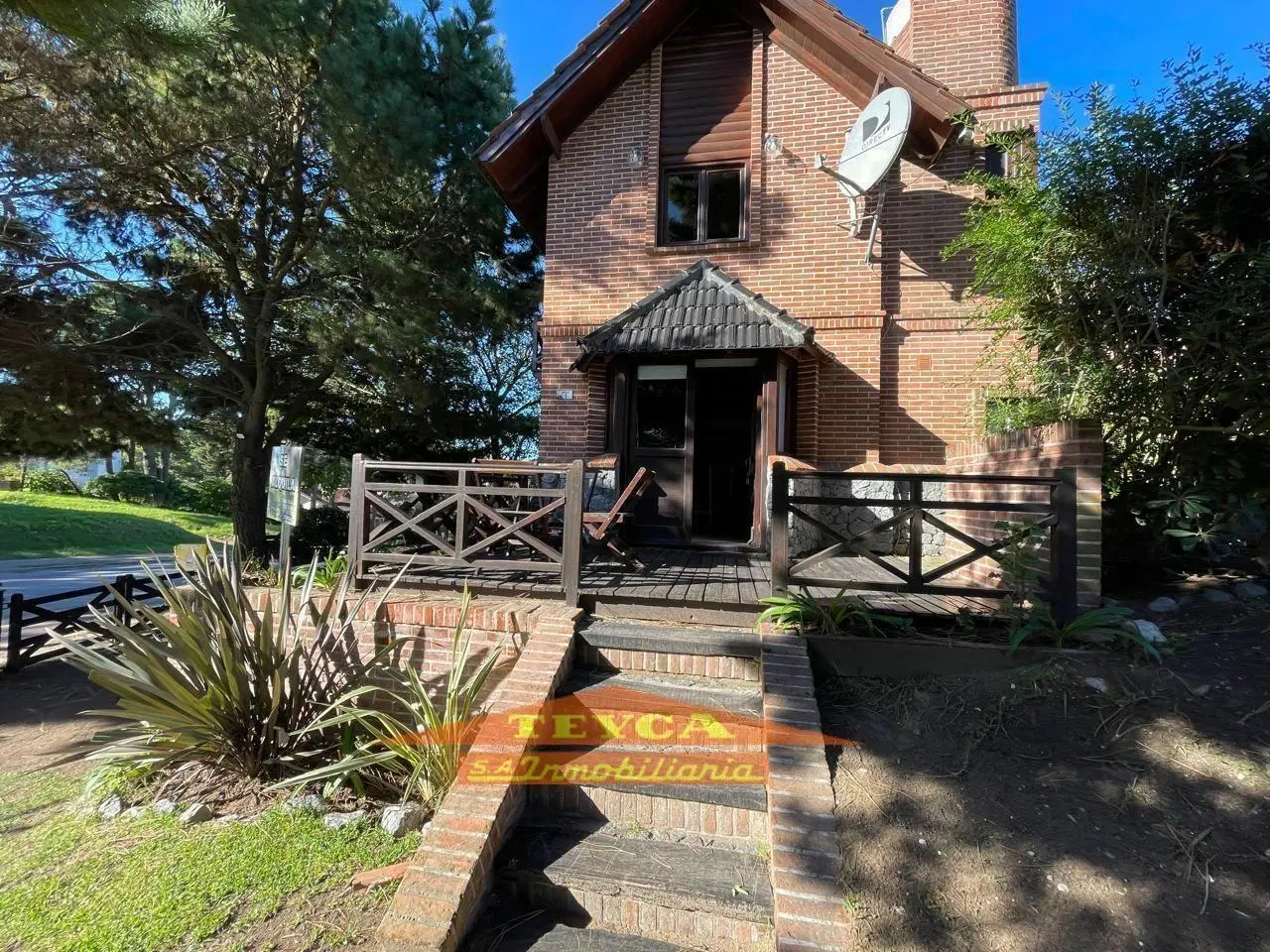 Complejo de 8 departamentos, zona Sur Playa Pinamar 2