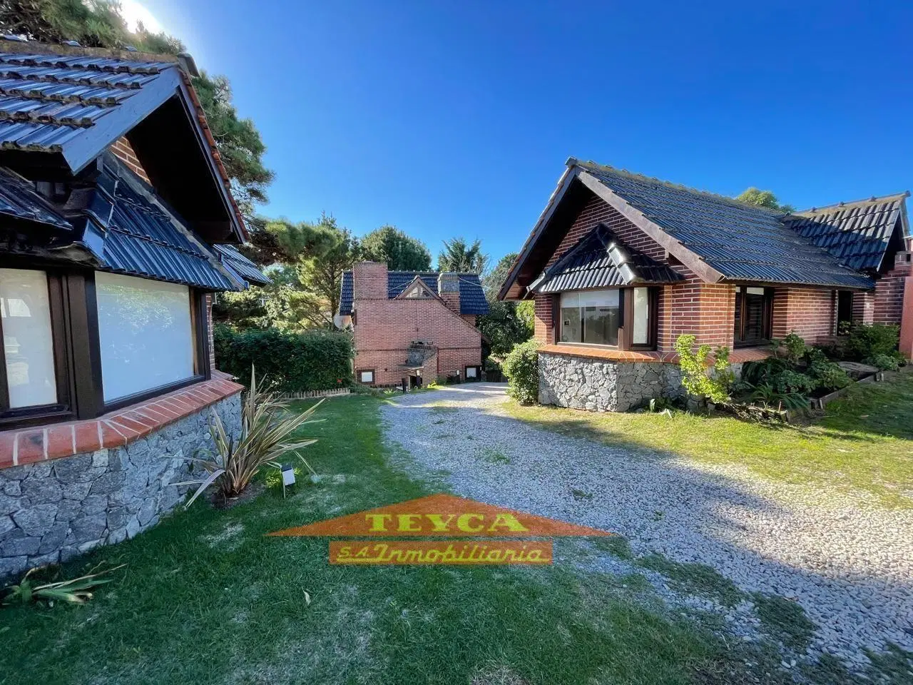 Complejo de 8 departamentos, zona Sur Playa Pinamar 3