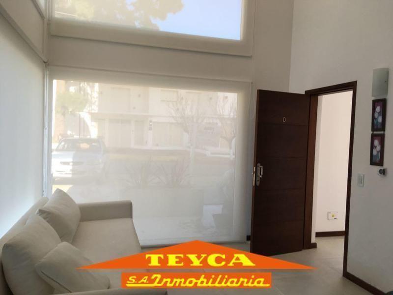 Foto de VENTA, DEPTO DE 2 AMB C/ COCHERA. ZONA CENTRO, PINAMAR, imagen 2