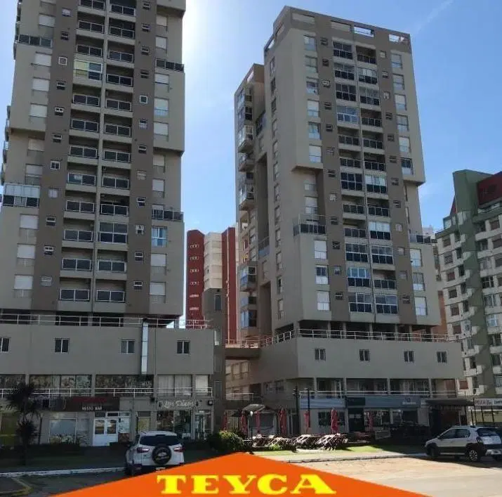 VENTA, DEPTO 2 AMB C/ COCHERA Y BAULERA, CENTRO PINAMAR 1