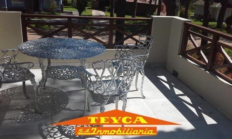Foto de VENTA Casa dividida en 3 deptos |ZONA CARILO, PINAMAR, imagen 2