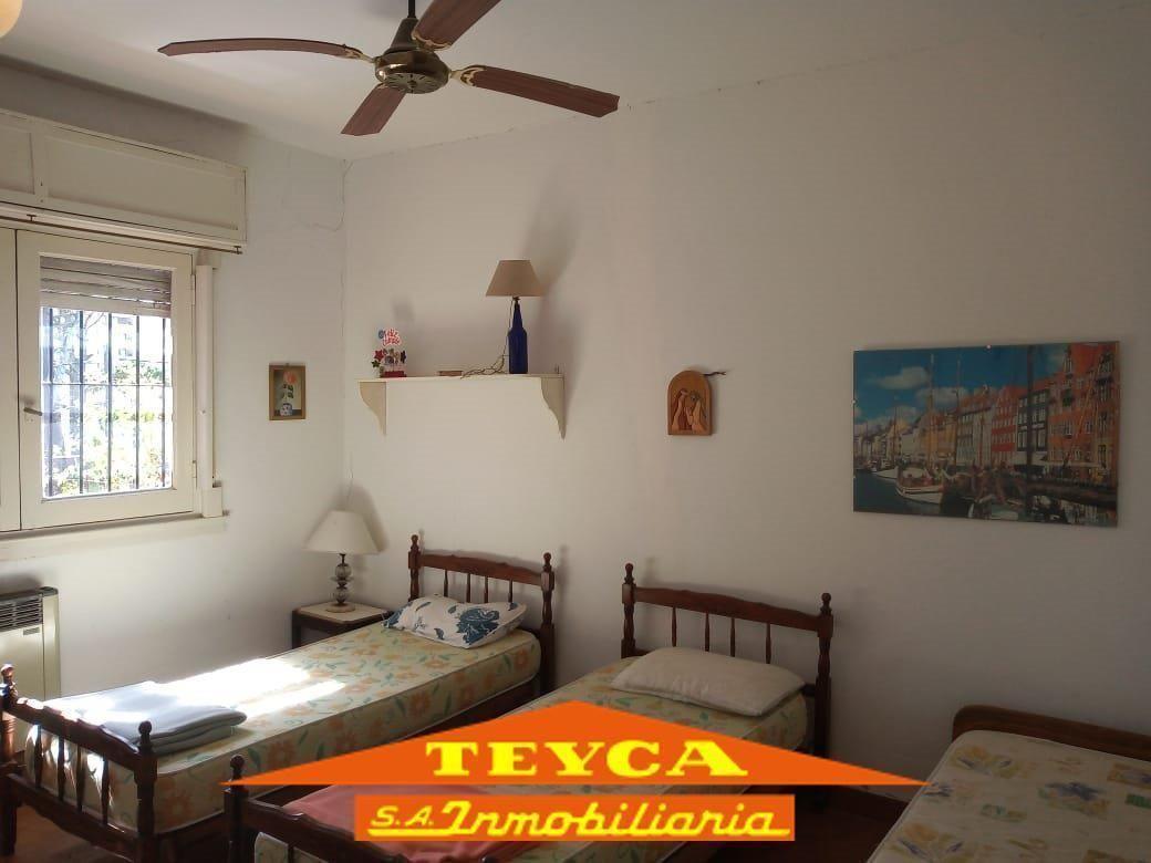 Foto de VENTA, Casa 8 ambientes c/ Garage doble - Zona Centro Playa, Pinamar, imagen 2