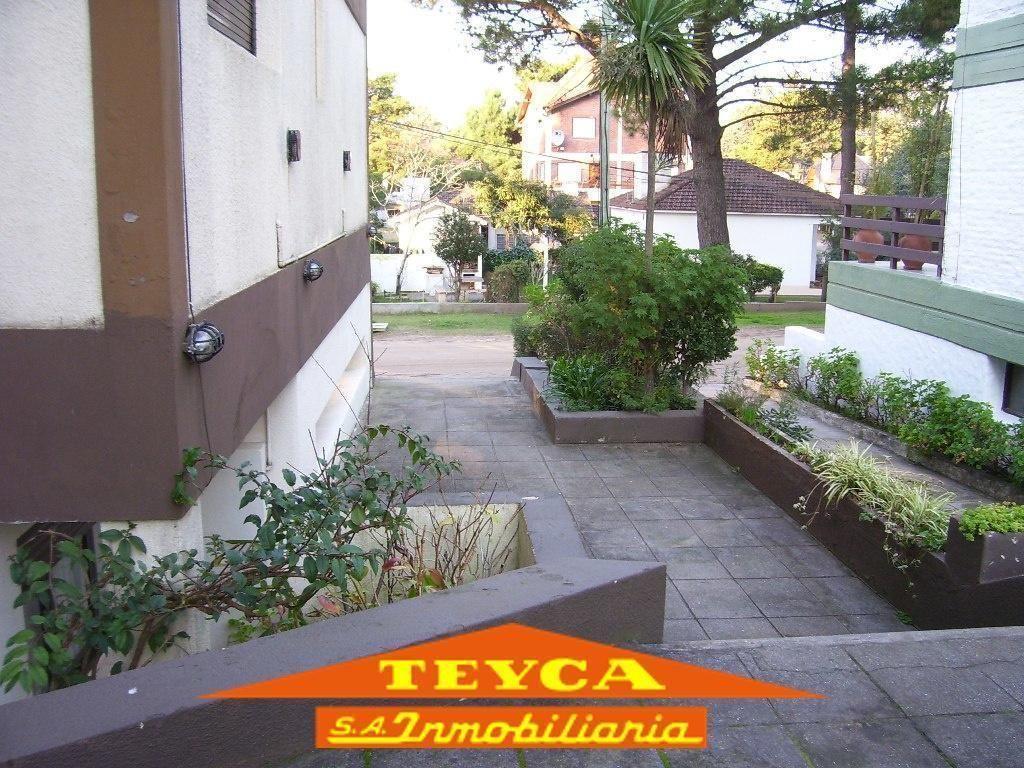 Foto de VENTA, DEPTO 2 AMB C/ COCHERA, ZONA DUPLEX PINAMAR, imagen 1