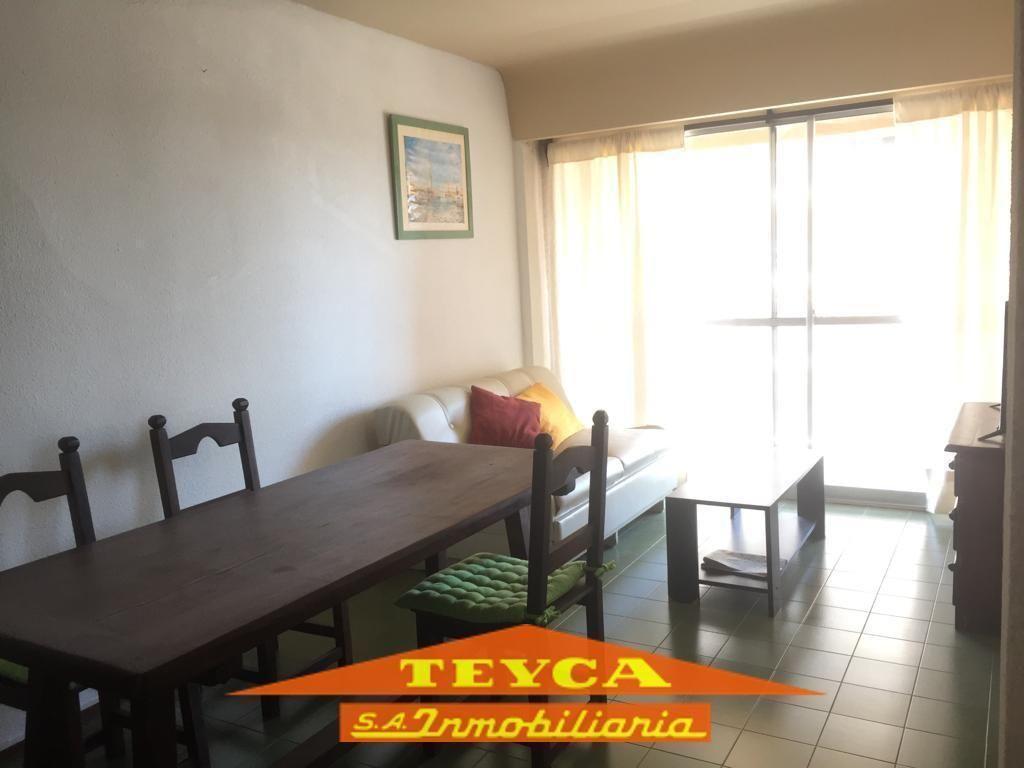 Foto de VENTA Depto de 2 amb con cochera- Centro Pinamar, imagen 1