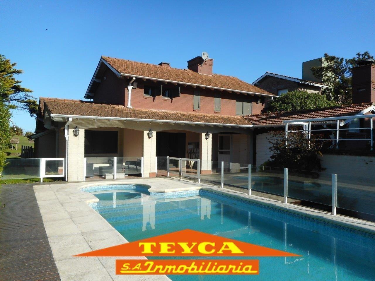 Foto de IMPERDIBLE CHALET CON PISCINA PARA PASAR TUS VACACIONES!!!, imagen 1