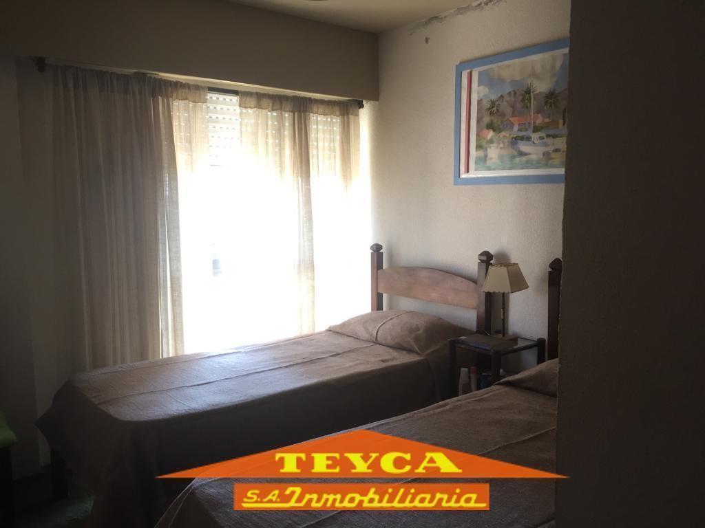 Foto de ALQUILER TEMPORARIO, Departamento CON COCHERA - Centro PINAMAR, imagen 5