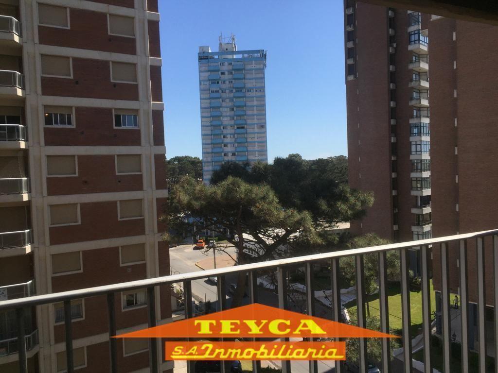 Foto de ALQUILER TEMPORARIO, Departamento CON COCHERA - Centro PINAMAR, imagen 4