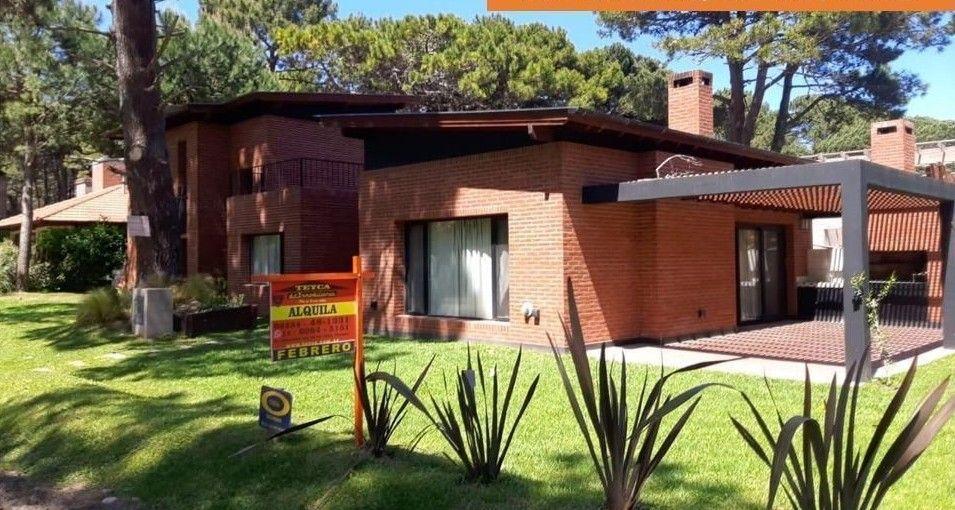 Foto de ALQUILER TEMPORARIO - CASA DE 4 AMB ZONA LASALLE PINAMAR, imagen 1