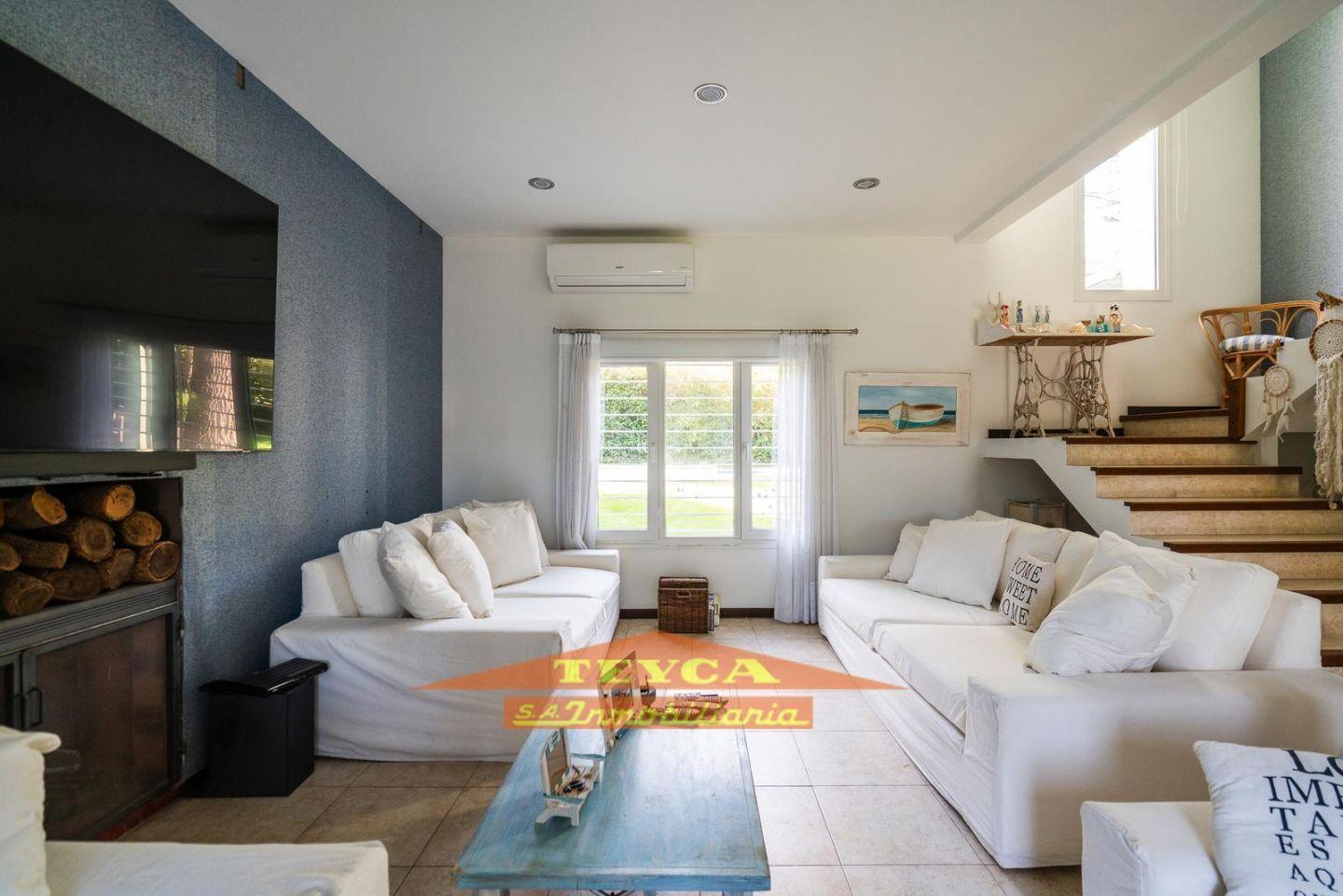 Foto de Alquiler temporario, CASA DE 5 AMB CON GARAGE, ZONA SUR, PINAMAR, imagen 3