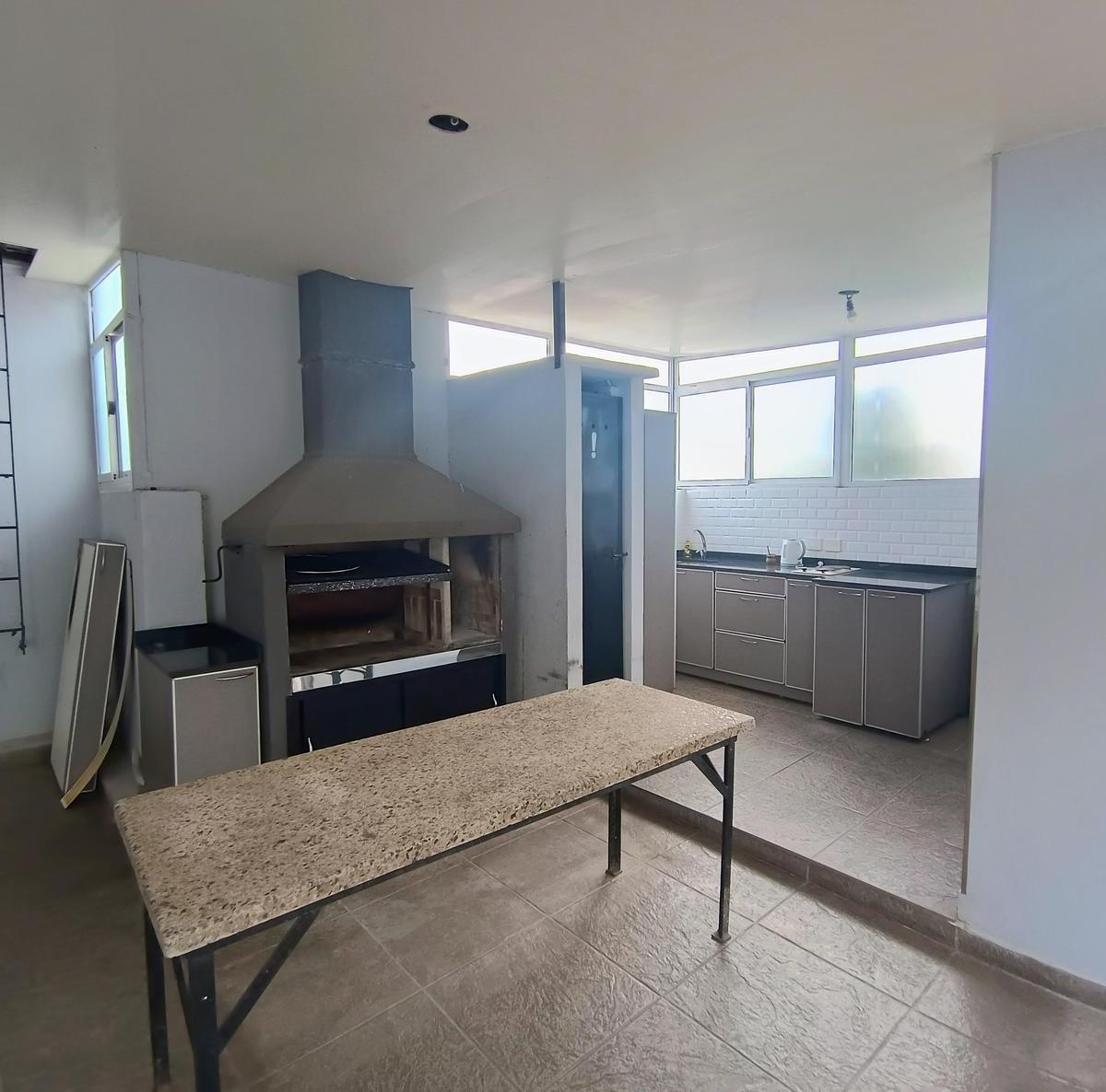 Excelente Departamento 3 Amb con Terraza Independiente y Quincho 5