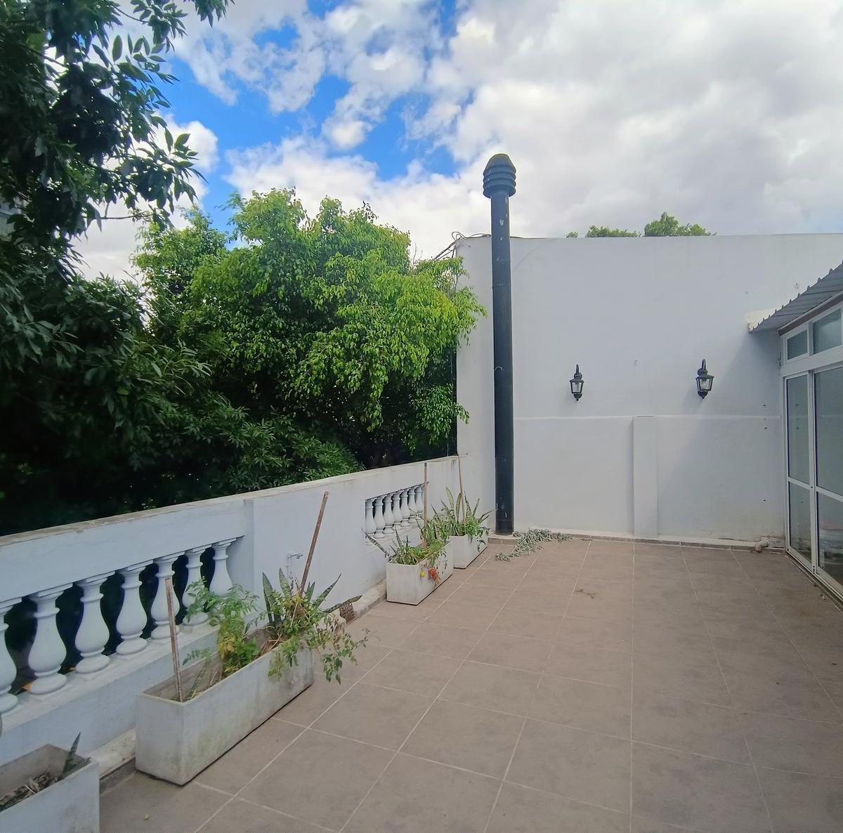 Excelente Departamento 3 Amb con Terraza Independiente y Quincho 2