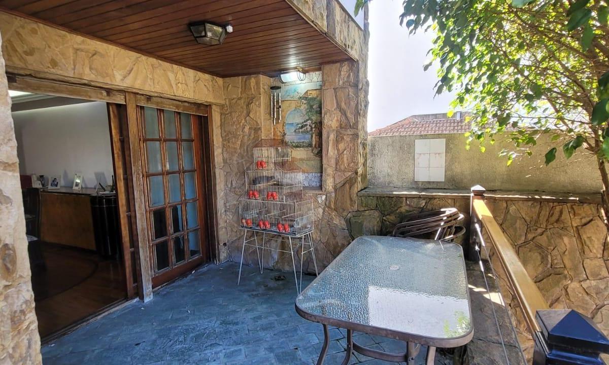 Casa de 7 Ambientes. Garage. Jardin con Piscina, Quincho y Parrilla! 5