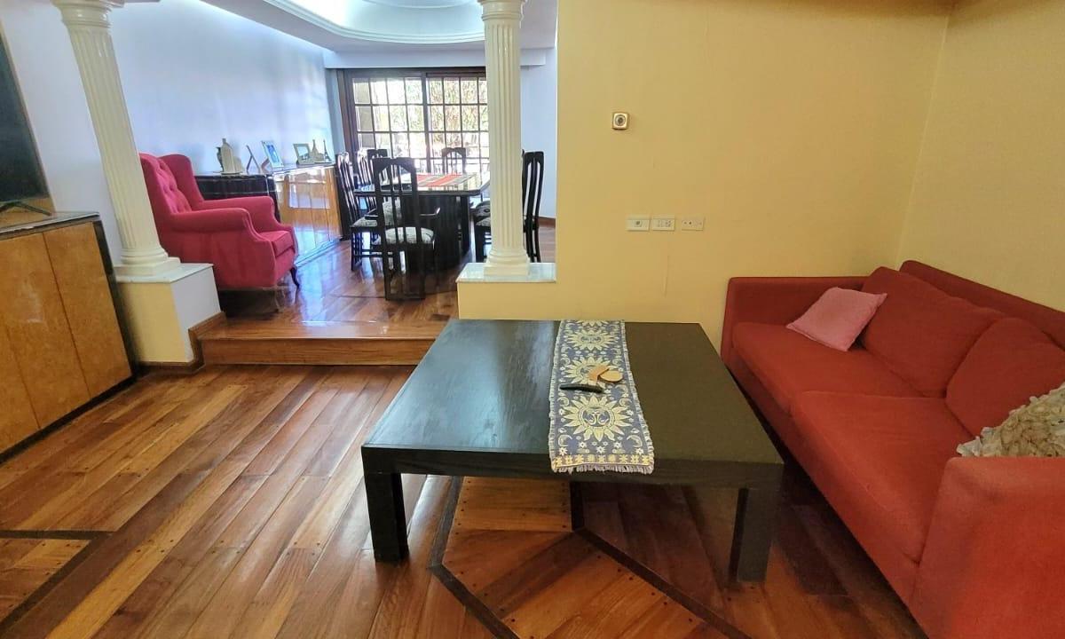 Casa de 7 Ambientes. Garage. Jardin con Piscina, Quincho y Parrilla! 2