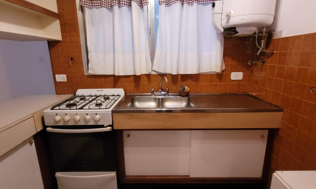 Foto de DEPARTAMENTO 3 AMBIENTES AL FRENTE CON BALCÓN Y PATIO!! RESERVADO, imagen 2