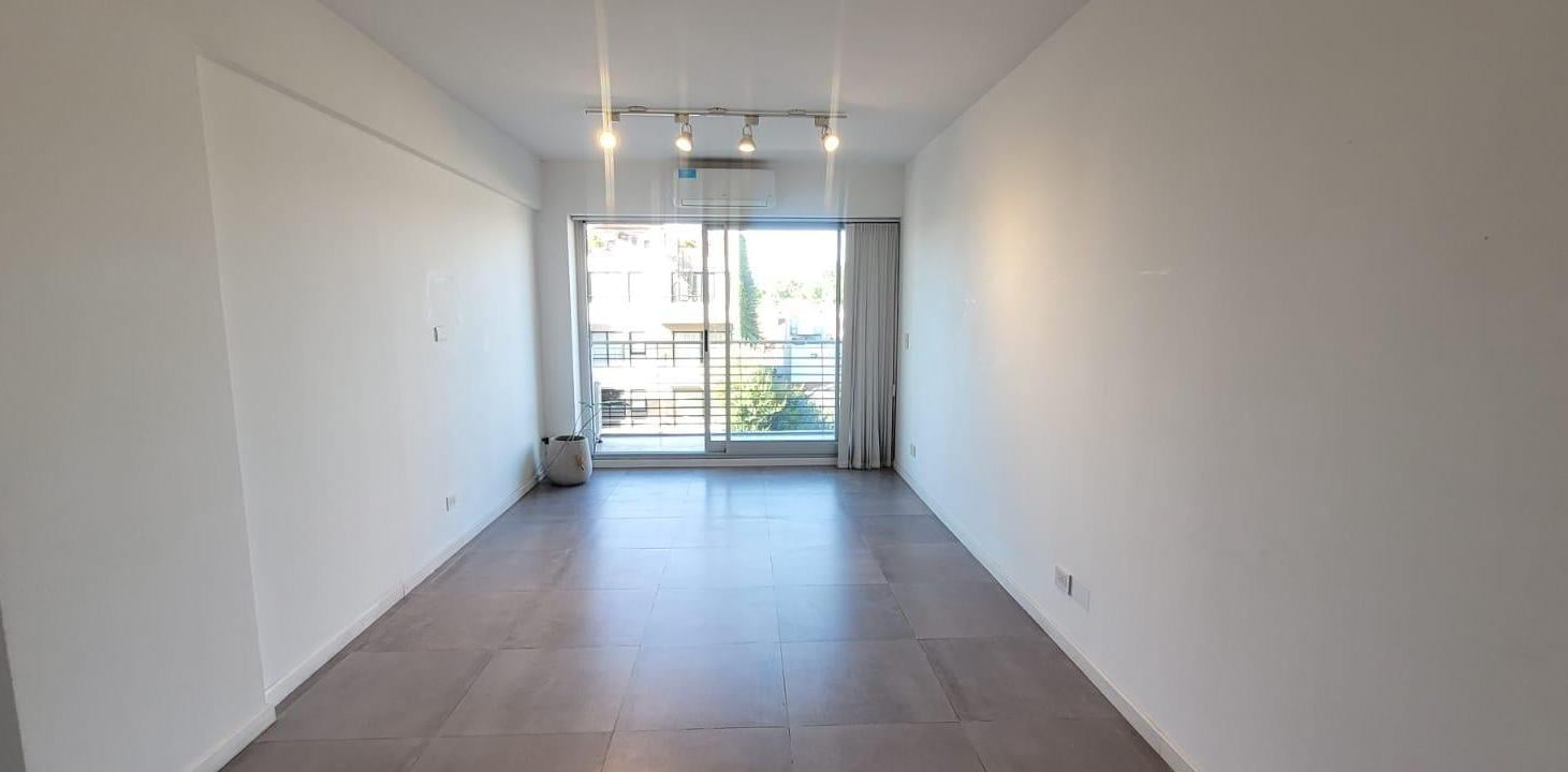 HERMOSO DEPARTAMENTO 2 AMBIENTES CON BALCÓN!!