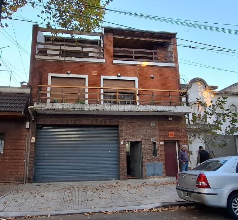 LOCAL COMERCIAL CON VIVIENDA!!