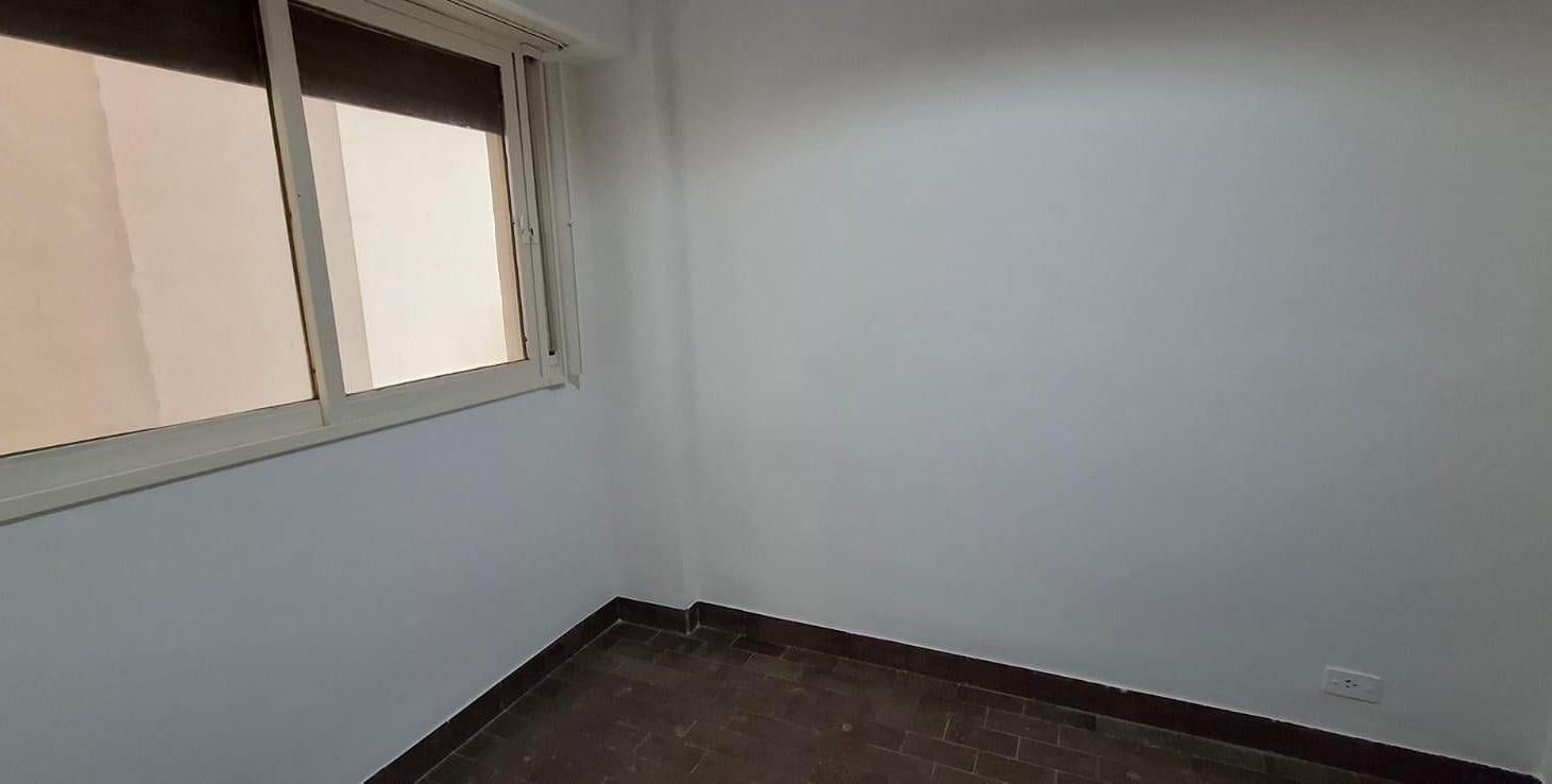 Foto de DEPARTAMENTO 3 AMBIENTES CON DEPENDENCIA, BALCÓN Y ESPACIO GUARDACOCHE!!, imagen 3