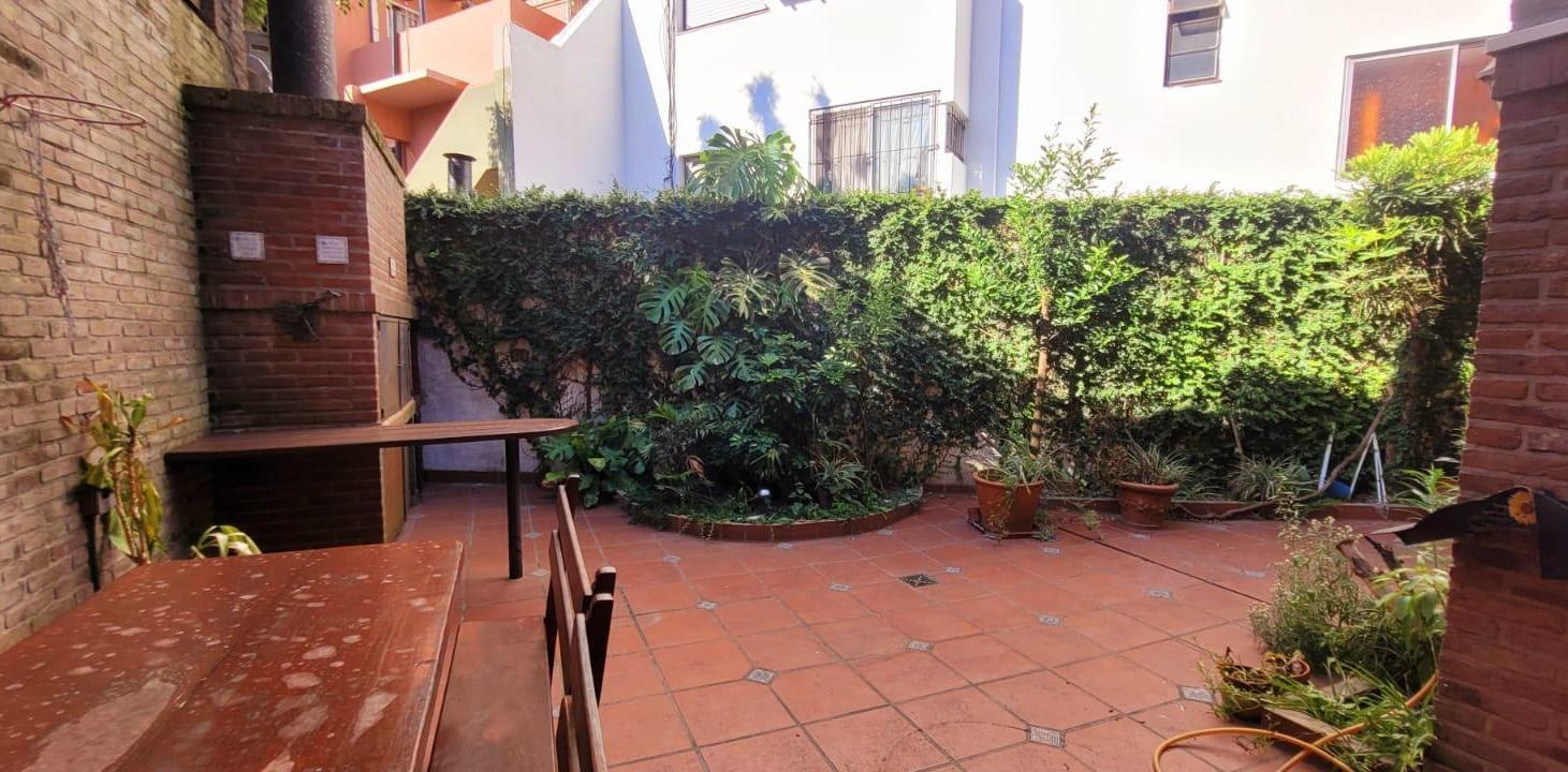 Foto de CASA DE 6 AMB. EN 3 PLANTAS CON GARAGE, PATIO CON JARDÍN Y PARRILLA!!, imagen 4