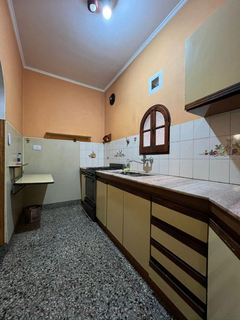 Foto de Casa lote propio de 3 amb c/ galeria y fondo libre en R. de escalada., imagen 2
