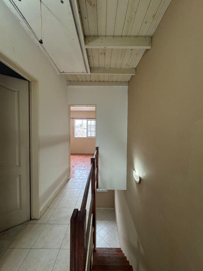 Duplex de 3 amb con cochera, fondo y parrilla. Apto credito