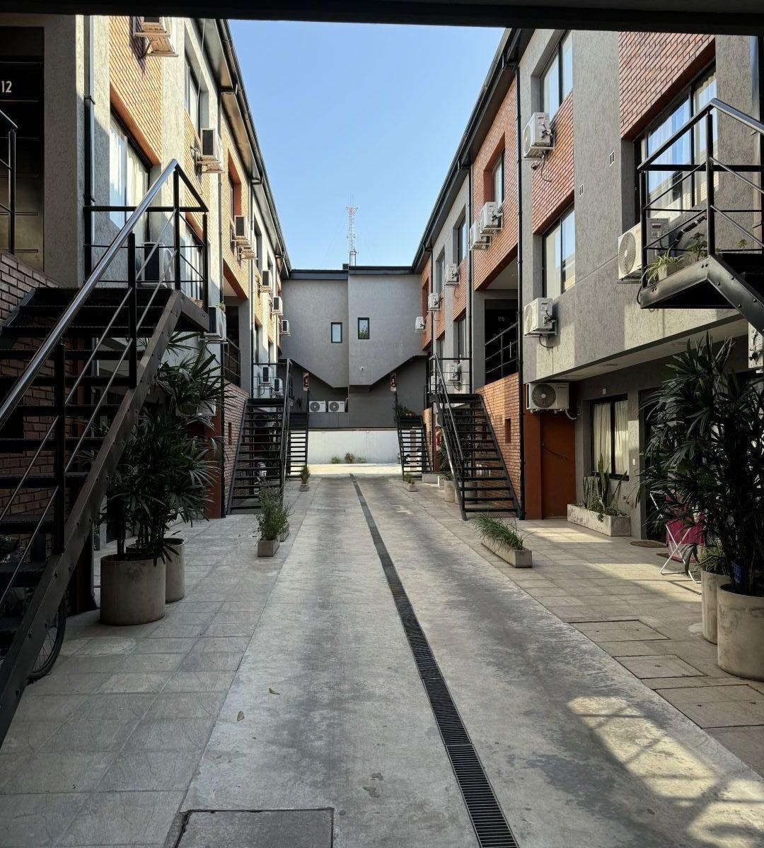 Hermoso Duplex de 3 Amb con Toilette y Cochera Cubierta 4