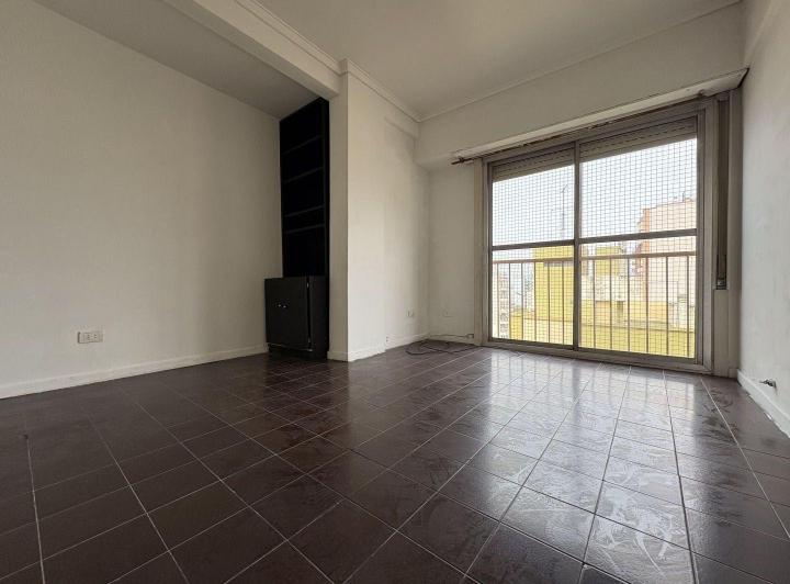 Depto semipiso de 2 amb en pleno lanus este 4