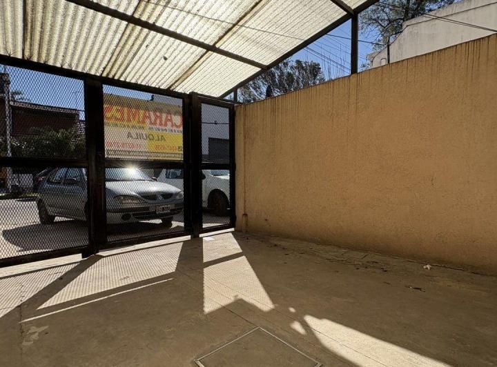 Duplex de 3 amb c/ cochera, patio y parrilla en Lanús O 2