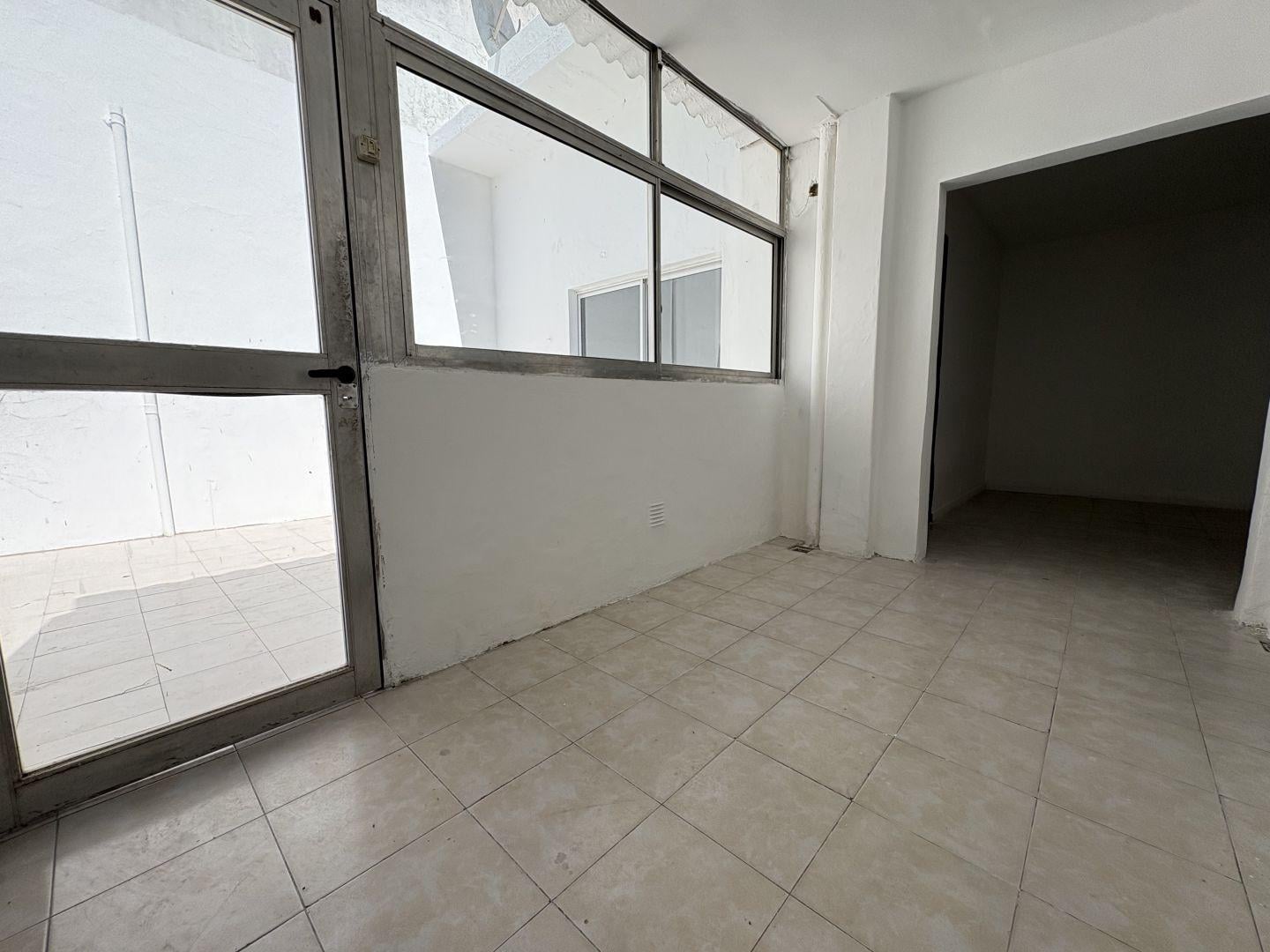 PH de 3 amb c/ patio y terraza en Lanus Oeste. Sin expensas
