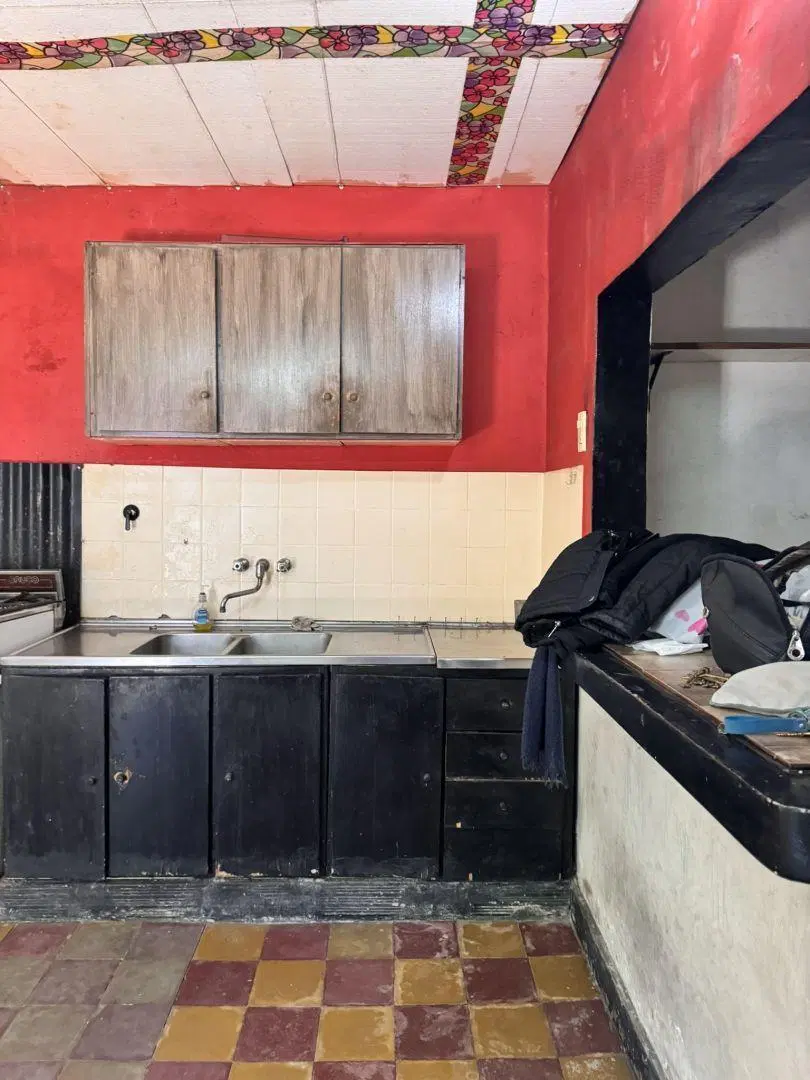 PH a reciclar de 3 amb c/ cochera y patio en Lanus Este 8