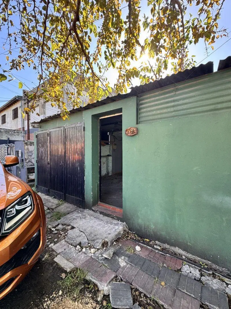 PH a reciclar de 3 amb c/ cochera y patio en Lanus Este 3