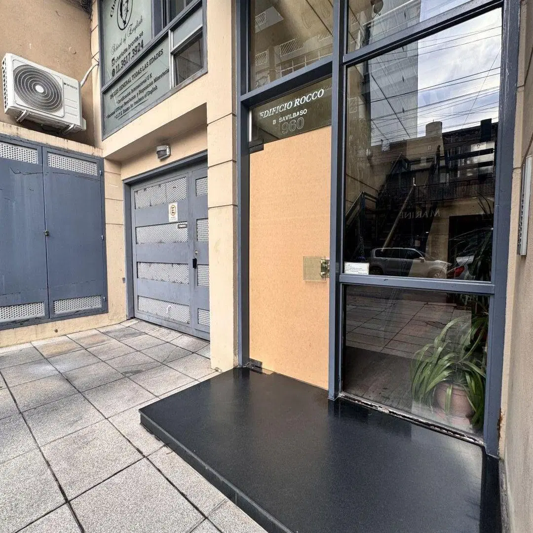 Depto tipo loft de 2 amb c/ balcón y cochera en pleno lanus este. 3
