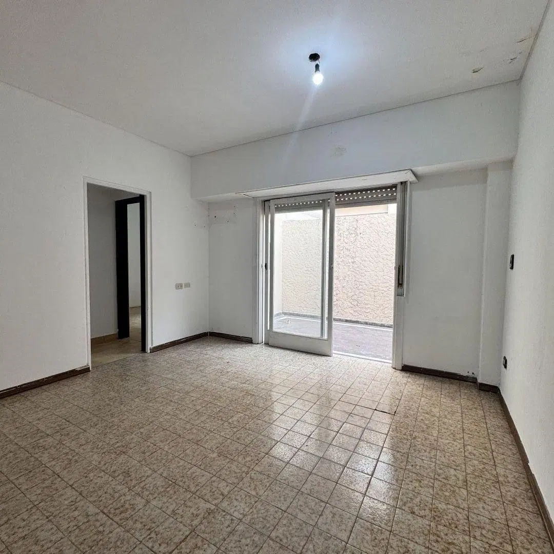 PH tipo casa de 3 amb c/ patio y terraza en exc. ubicación. Sin expensas 1
