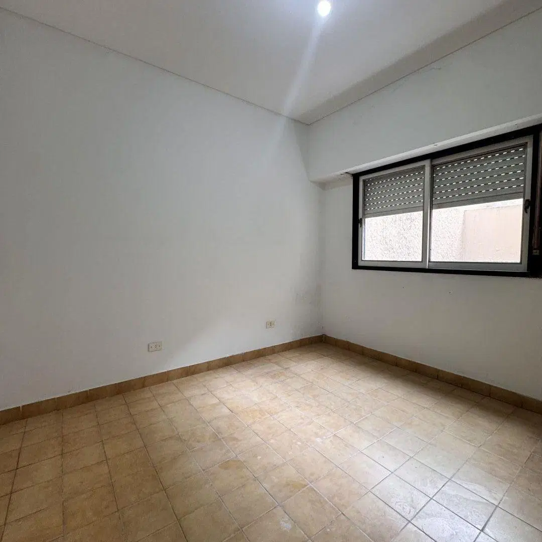 PH tipo casa de 3 amb c/ patio y terraza en exc. ubicación. Sin expensas 5