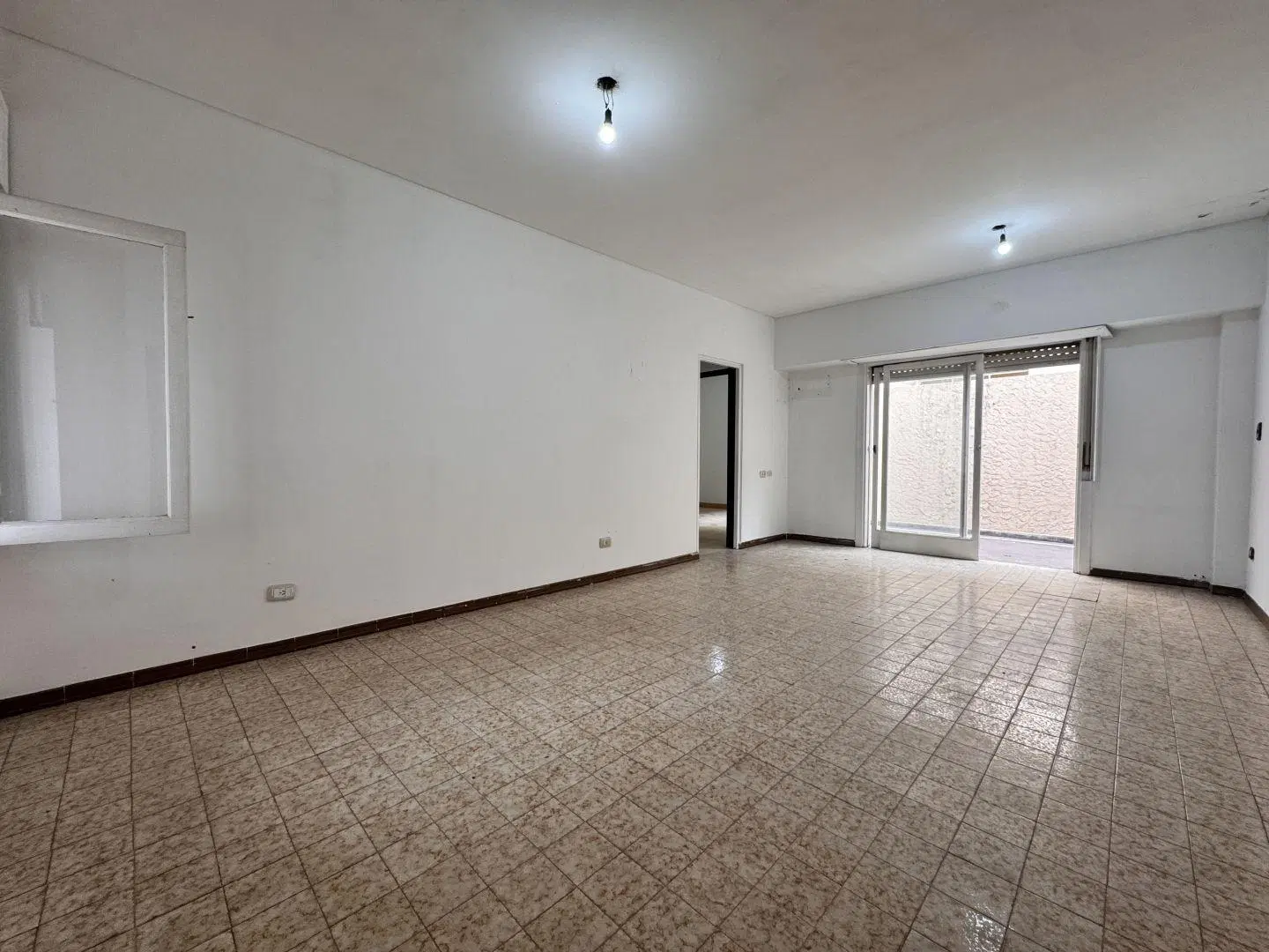 PH tipo casa de 3 amb c/ patio y terraza en exc. ubicación. Sin expensas 2