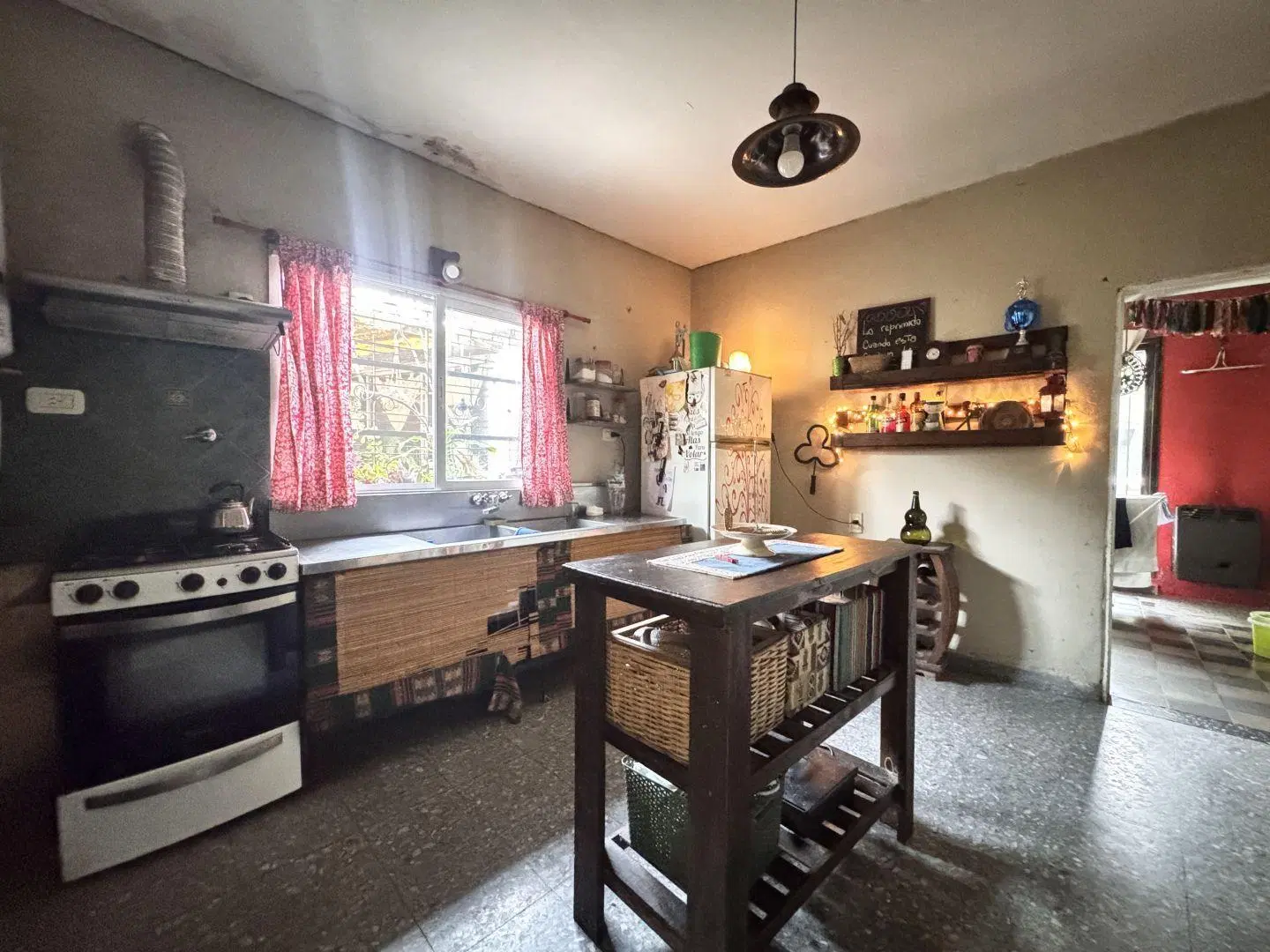 Casa de 3 amb a refaccionar sobre lote de 610 metros. Exc. ubicación! 3
