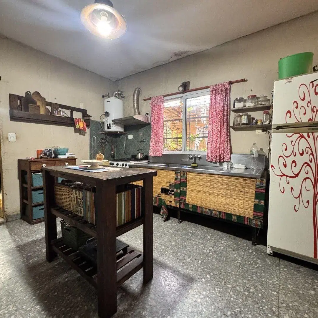 Casa de 3 amb a refaccionar sobre lote de 610 metros. Exc. ubicación! 8