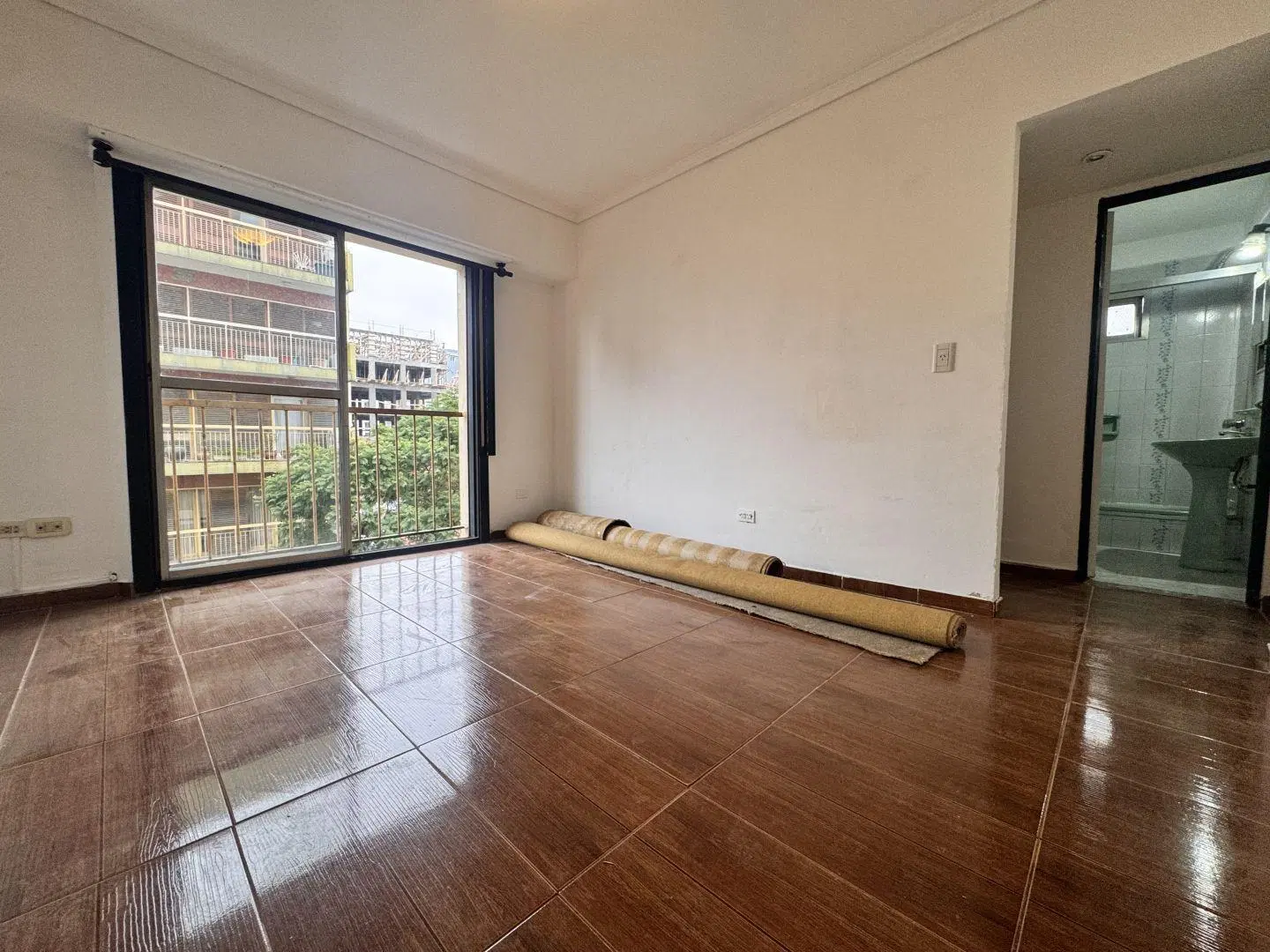 Depto de 3 ambientes en muy buen estado. Exc ubicación 2