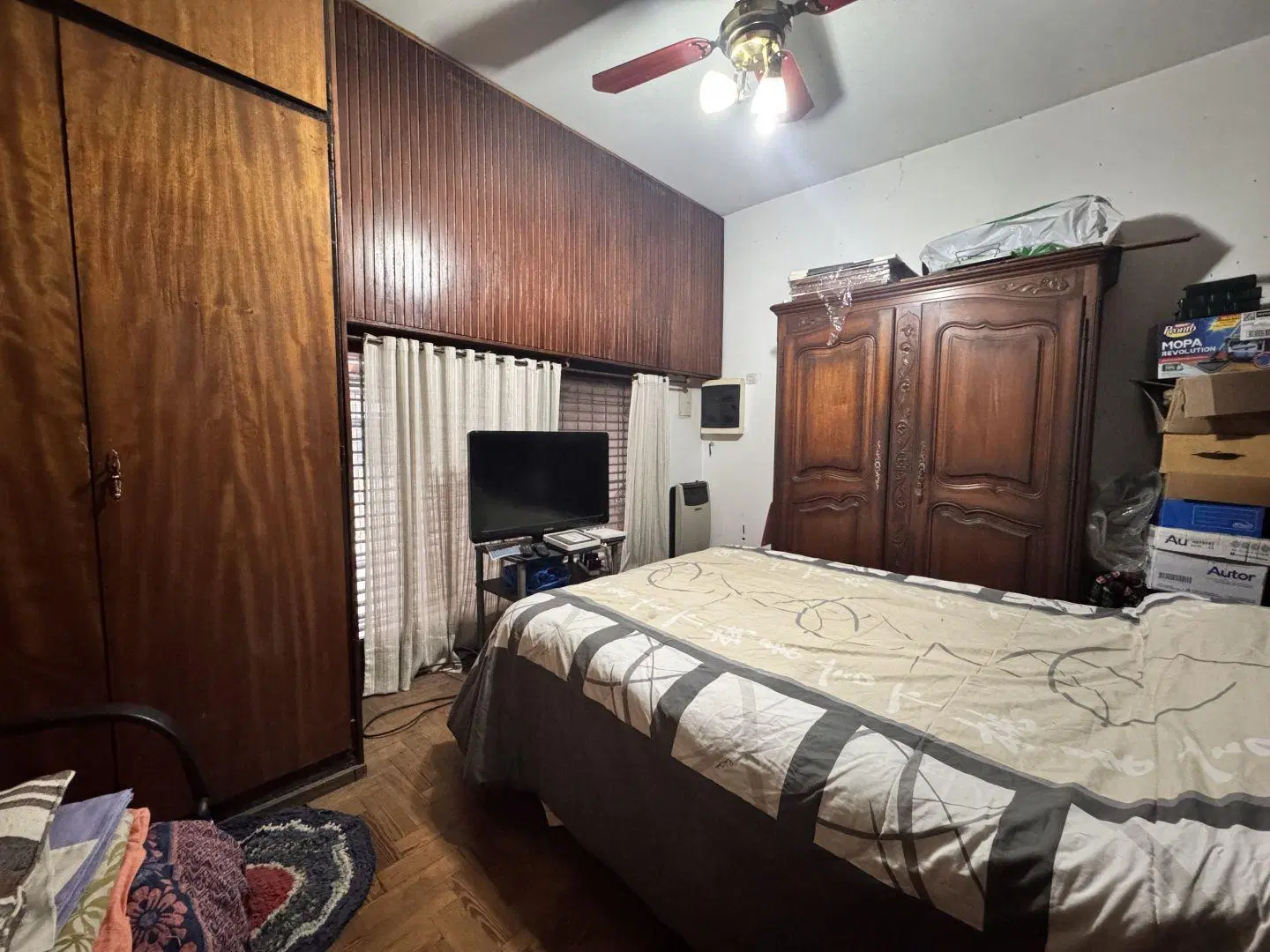 Casa de 3 amb con fondo, cochera y pileta + Depto de 3 amb en PA. Exc ubicación. 2