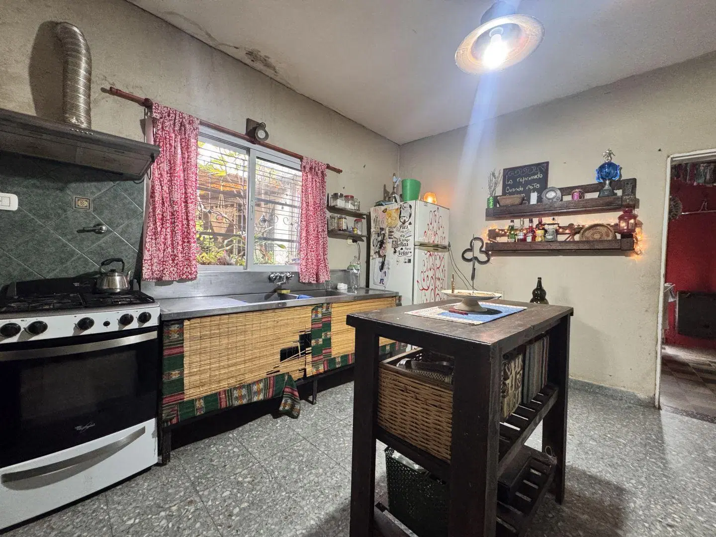 Lote de terreno con 610 metros con casa a refaccionar en exc. ubicación 4
