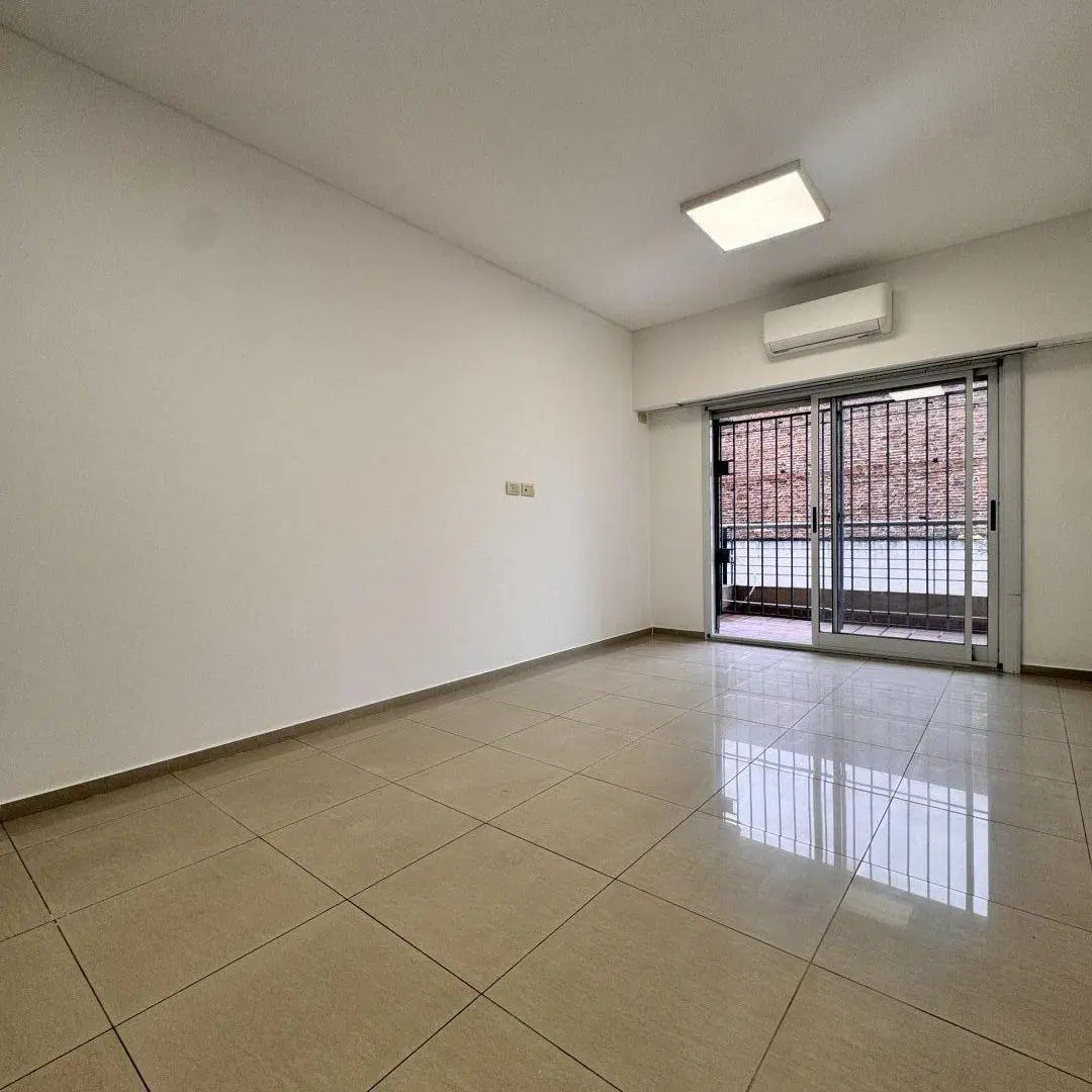 Hermoso depto monoambiente con balcon en pleno lanusita 5