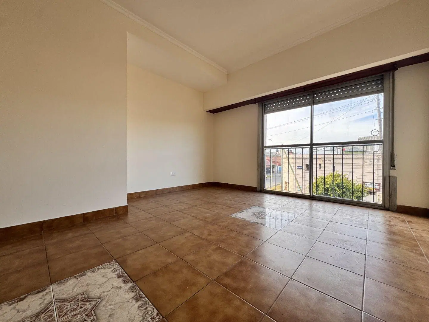 Depto tipo casa en P.A de 4 amb c/ patio y cochera. SIN EXPENSAS 4