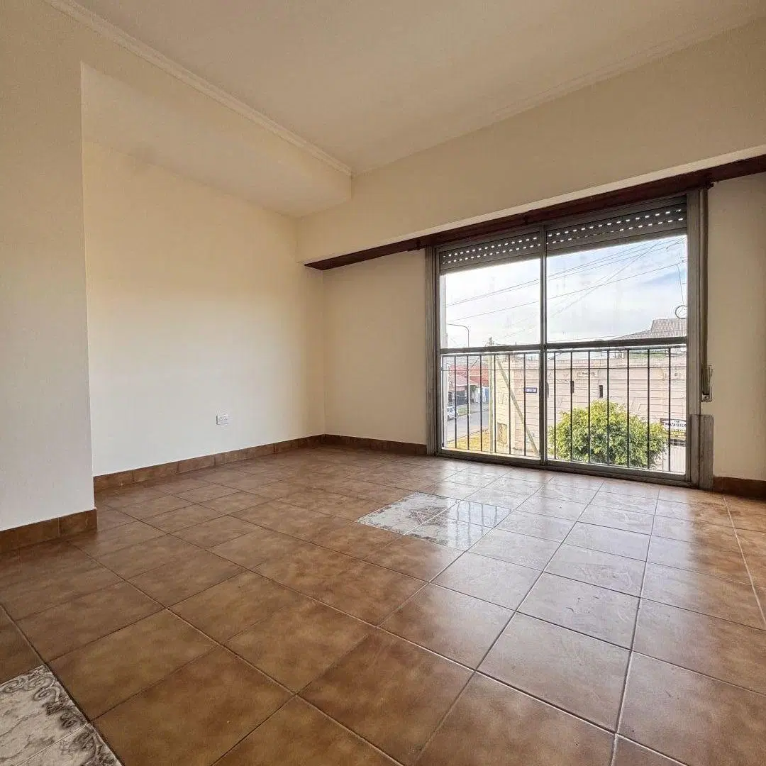 Depto tipo casa en P.A de 4 amb c/ patio y cochera. SIN EXPENSAS 3