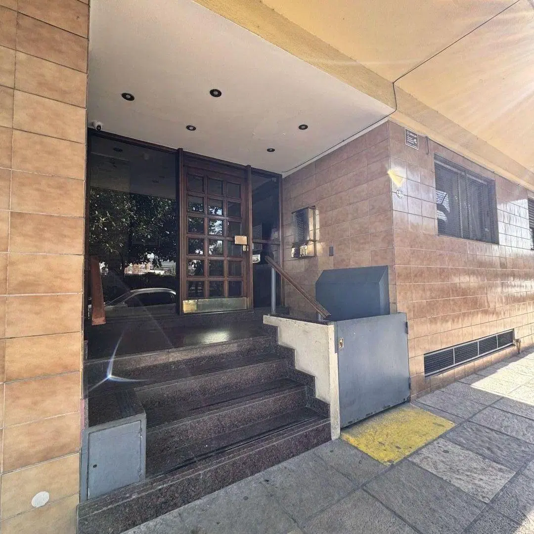 Depto de 3 amb c/ balcón en pleno lanus. Exc ubicación 2