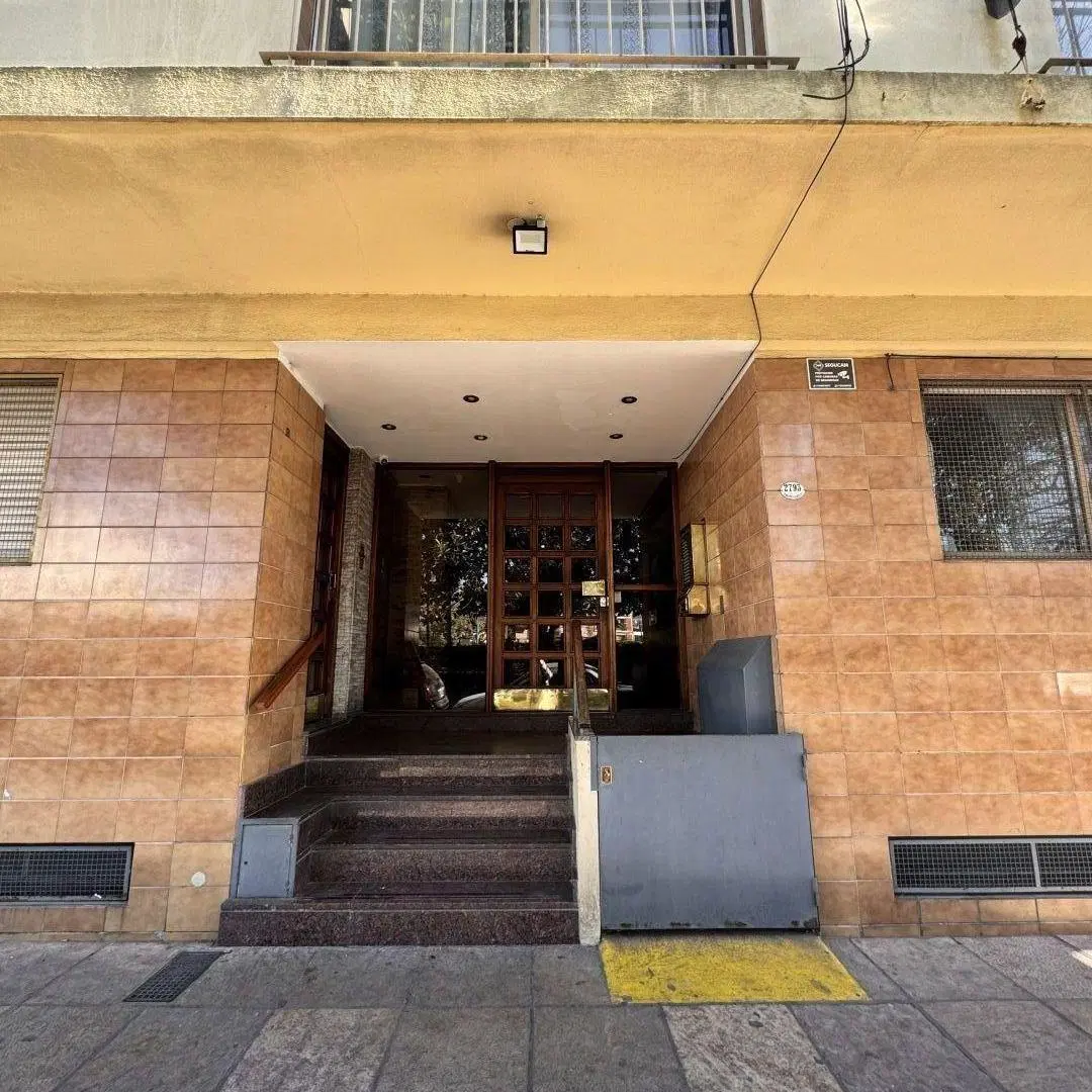 Depto de 3 amb c/ balcón en pleno lanus. Exc ubicación 3