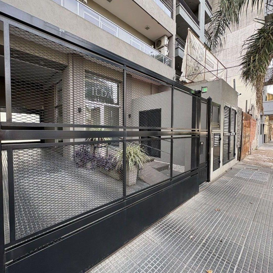 Foto de Semipiso al frente de 3 amb c/ cochera en exc. ubicación., imagen 5