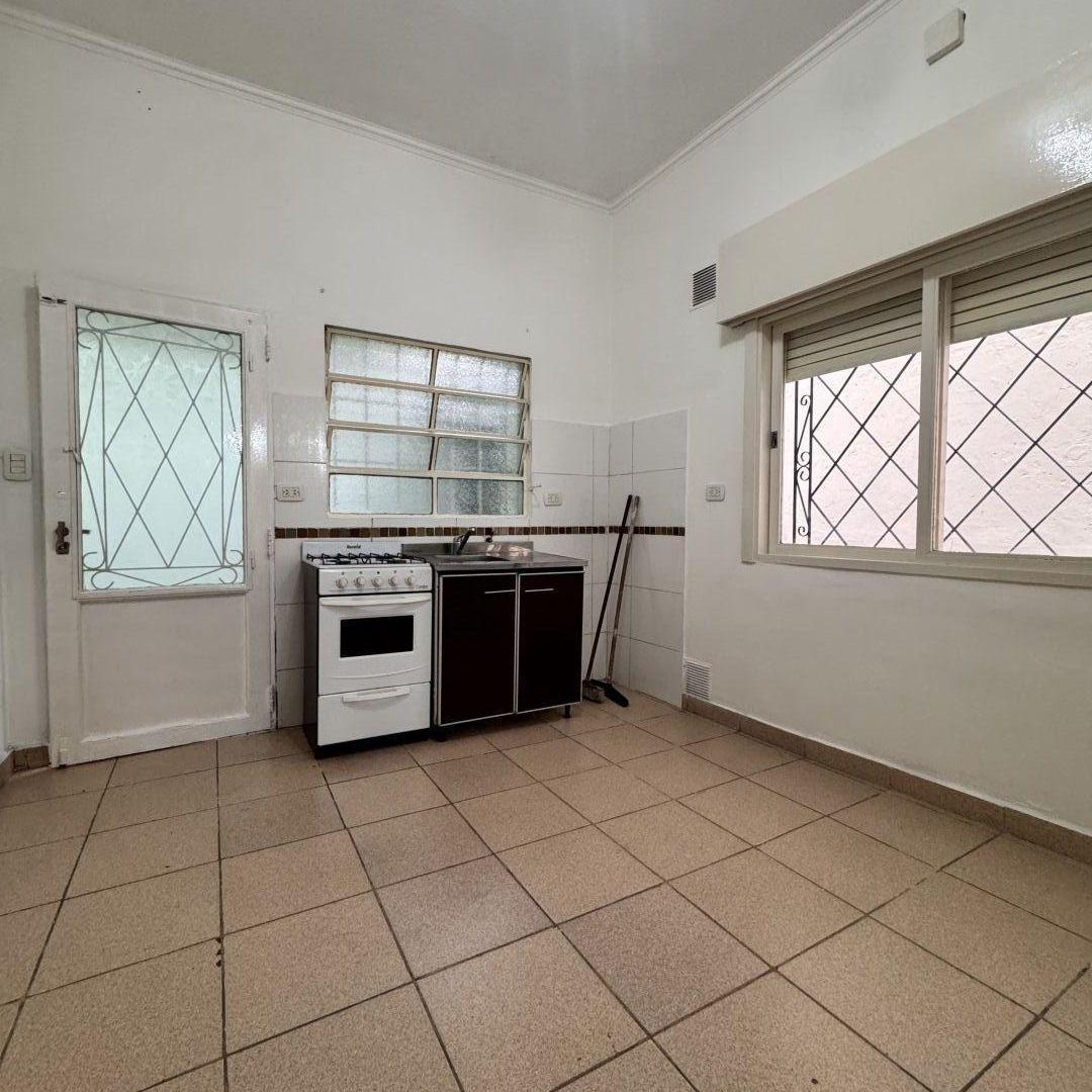 Foto de PH de 2 ambientes con patio en exc. ubicación. Sin expensas., imagen 5