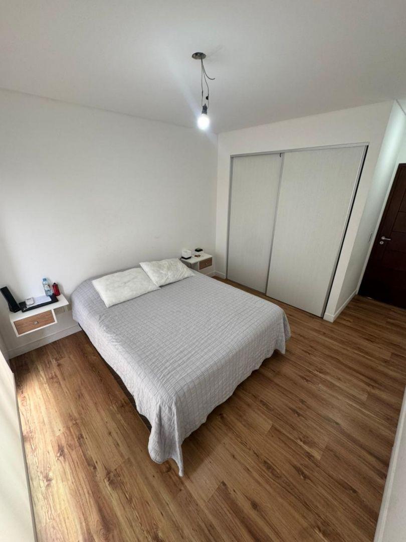 Foto de Duplex en torre de 3 amb c/ 2 balcón y cochera en pleno Lanusita. Apro, imagen 4